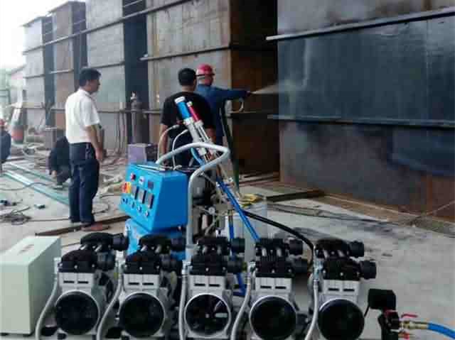 建筑物的屋面保溫越來越多地采用了聚氨酯(圖1) 建筑物的屋面保溫越來越多地采用了聚氨酯